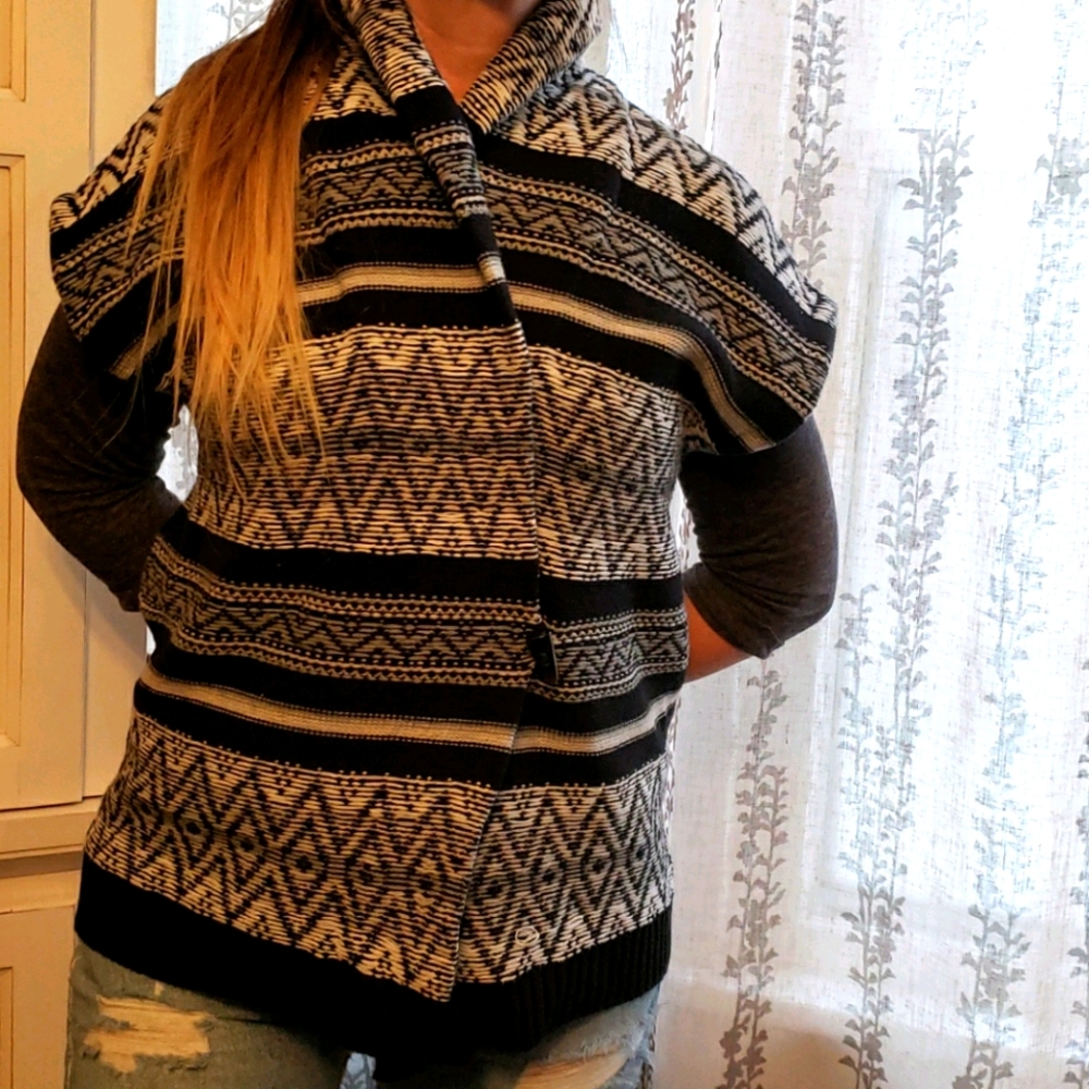 Chaps Inside Out Diamond Knit Toggle Sweater Vest - Picture 2 of 16